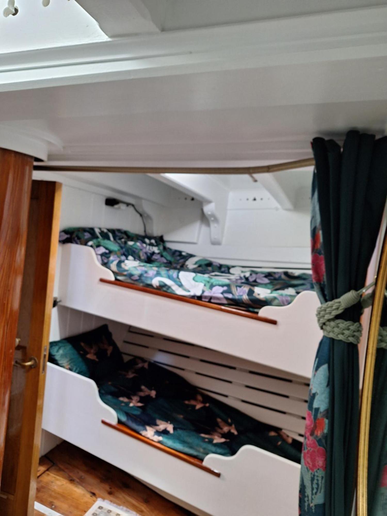 Historic Wooden Ship 'Ursula' Hotel อีสต์คาวส์ ภายนอก รูปภาพ